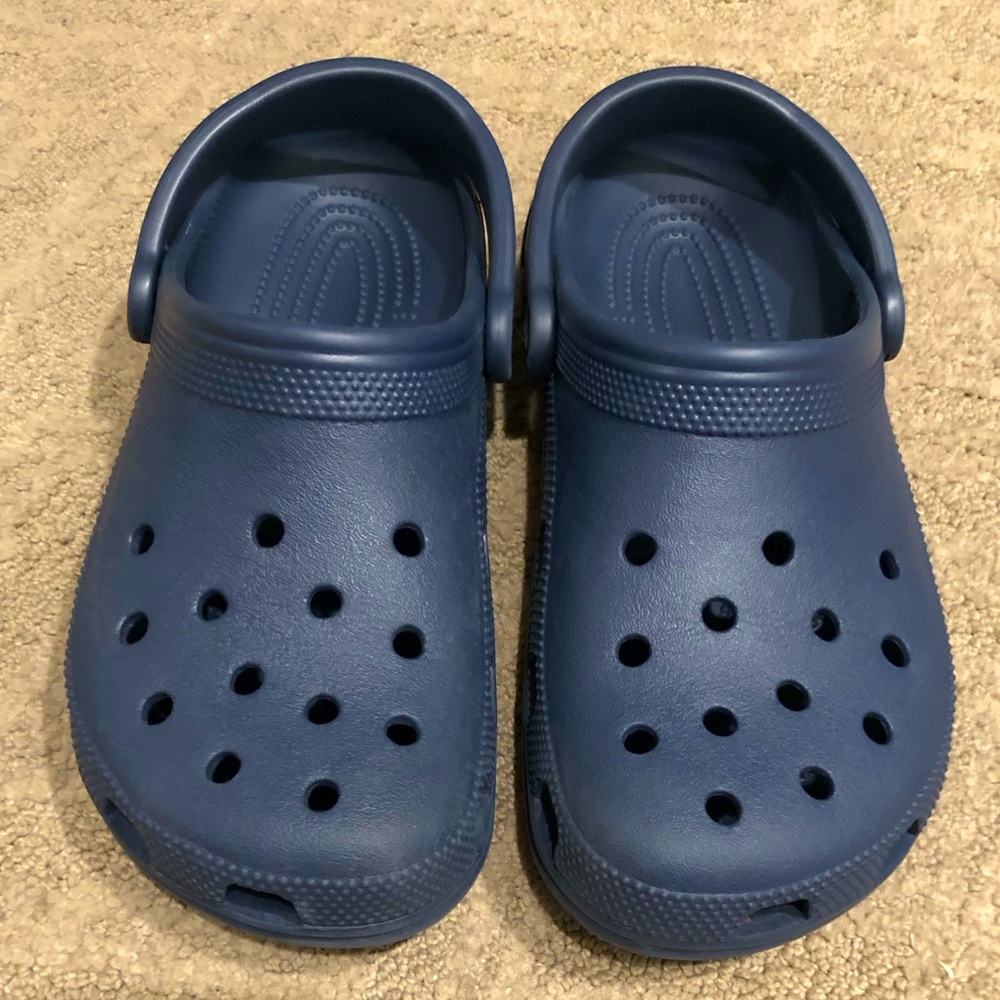 Crocs Size 8 Women / 6 Men Blue Clogs -Like NEW